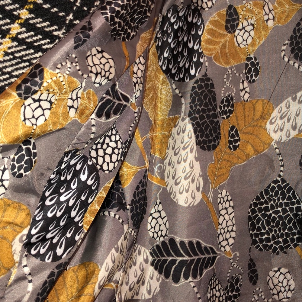 Coat - Picture 3 of 4